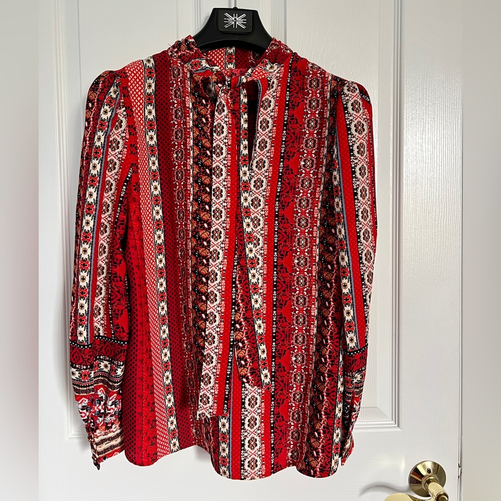 LOFT Blouse Top Size L Red Black Pattern Like New